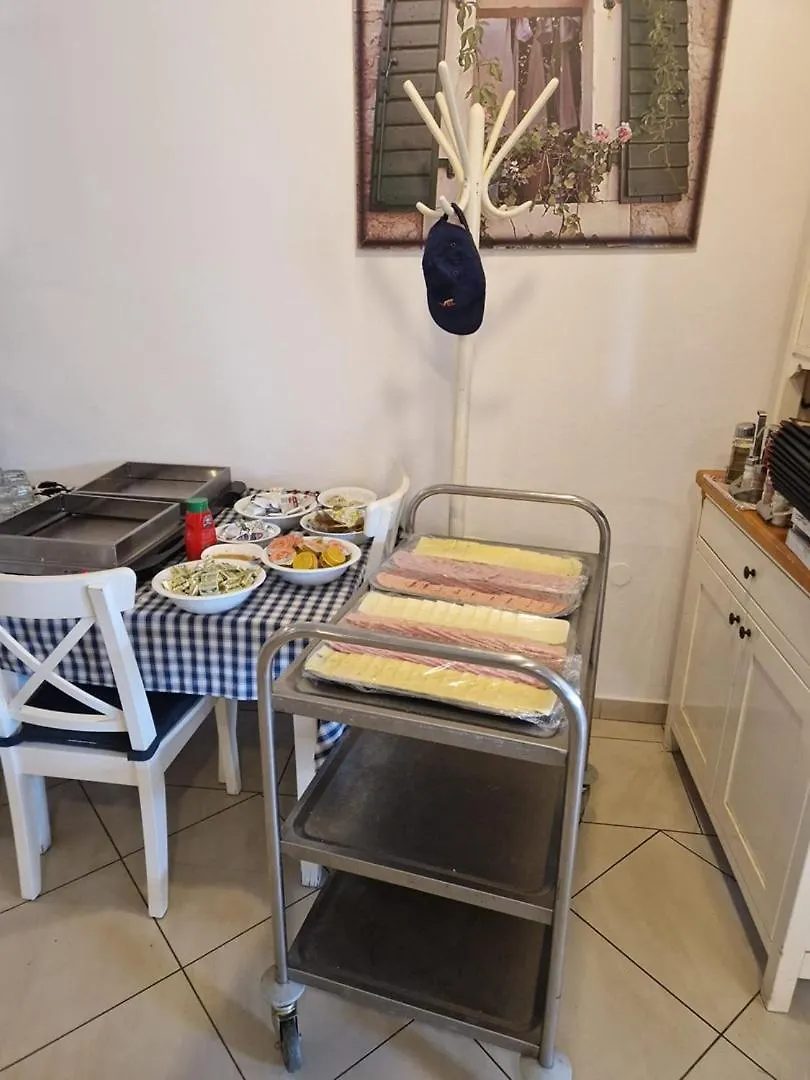 B&B Pikolo Sveti Filip i Jakov Πανσιόν